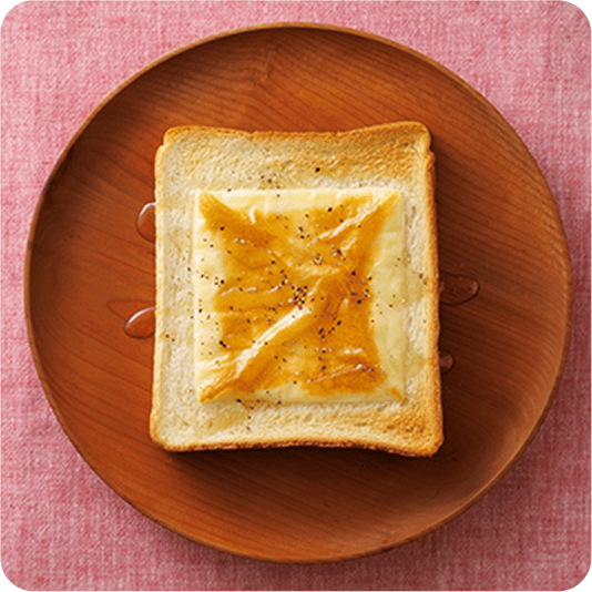 はちみつチーズ こしょうもかける