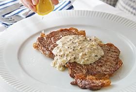 牛ステーキのマッシュルームソース